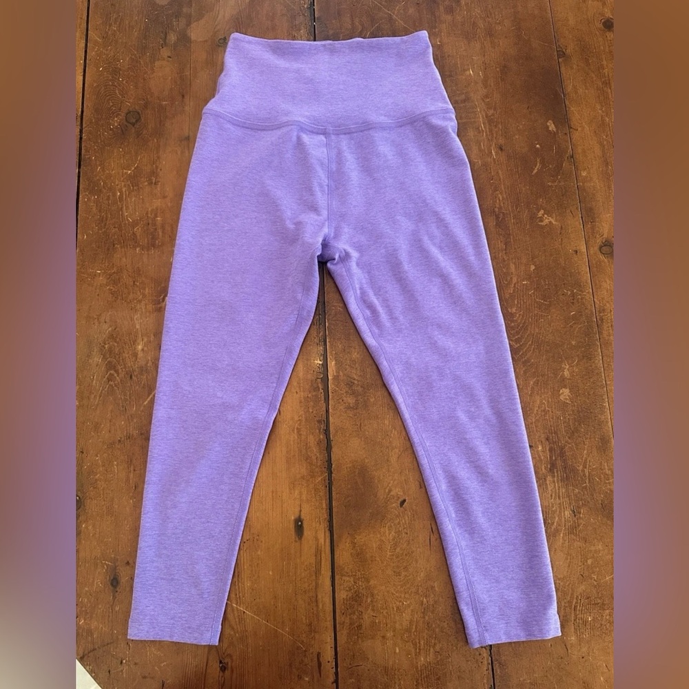 Beyond Yoga Spacedye Capri High Waist Leggings in Bright Amethyst Women’s size S
